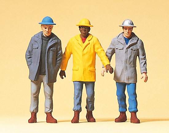 3 ouvriers industriels avec casques