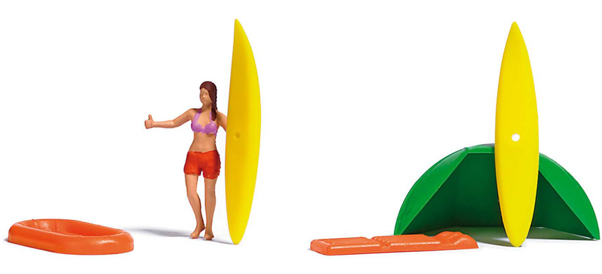 Surfeuse faisant du stopplanche de surfpetit canot pneumatiquematelas gonflable et coquille de protection contre le vent