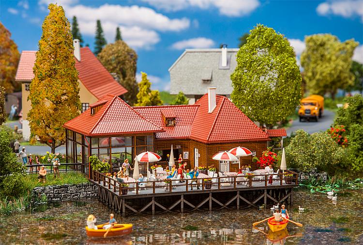Café restaurant du lac avec extension terrasse sur pilotis‚180x175x120mm‚ en kit