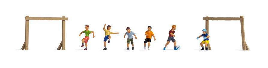 6 Enfants au terrain de jeu avec ballon