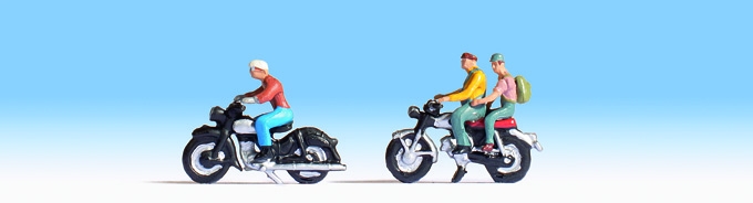 2 motos et passagers
