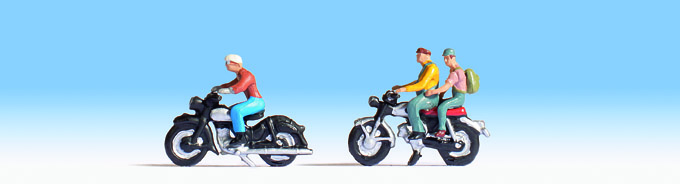 2 motos avec passagers