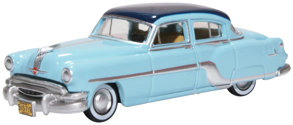 Pontiac Chieftain 4 portes 1954 (livre bleue clair) Oxford