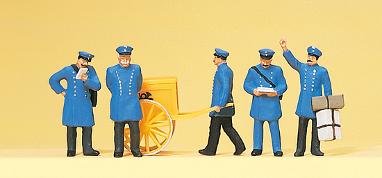 5 employs de la Poste vers 1900 chariot jaune paquets etc