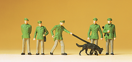 Policiers et chien