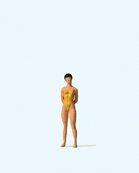 Femme debout en maillot de bain