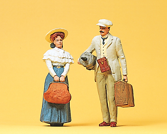 Couple en voyage avec valises sacs